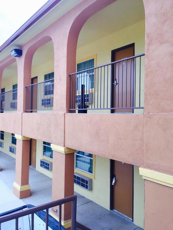 Texan Inn And Suites Tilden Esterno foto