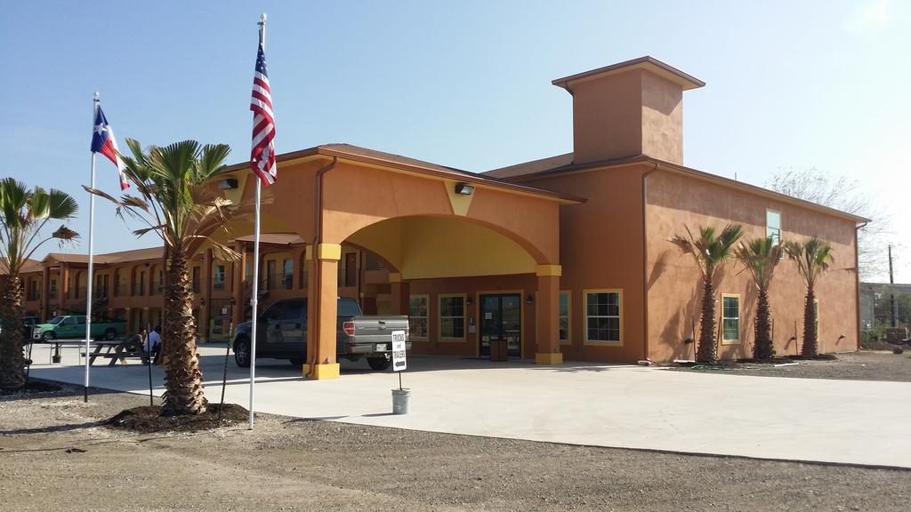 Texan Inn And Suites Tilden Esterno foto