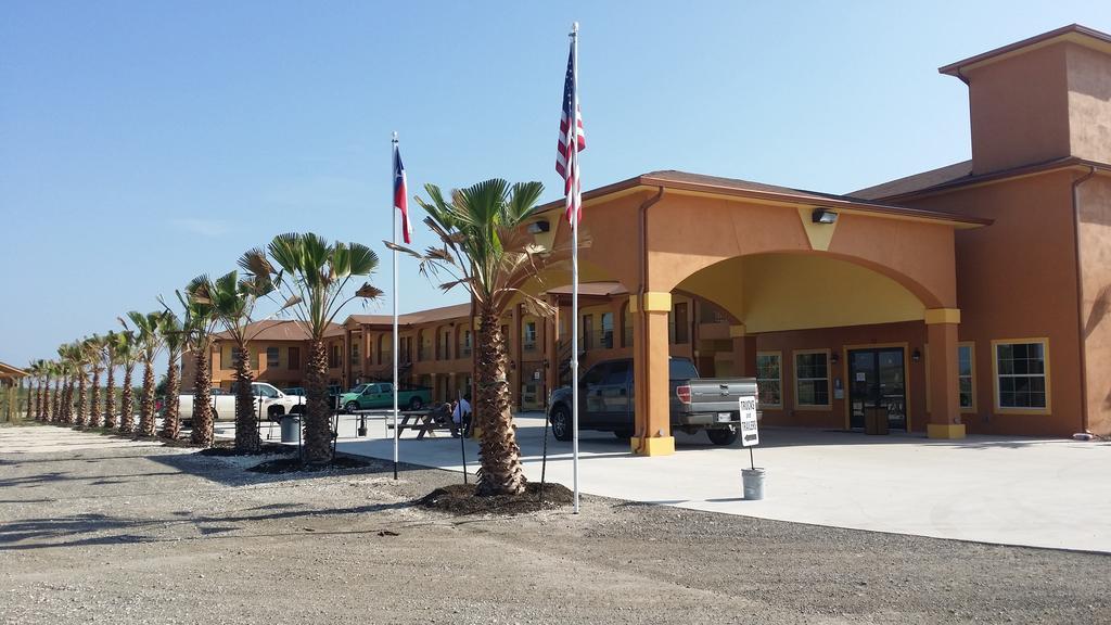 Texan Inn And Suites Tilden Esterno foto